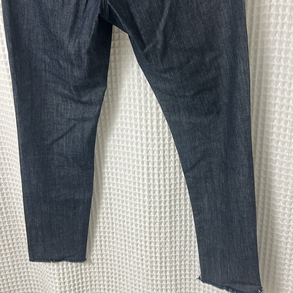 Guess Retro High Rise Embroidered Raw Hem Jeans Size 29 Denim - Picture 6 of 8